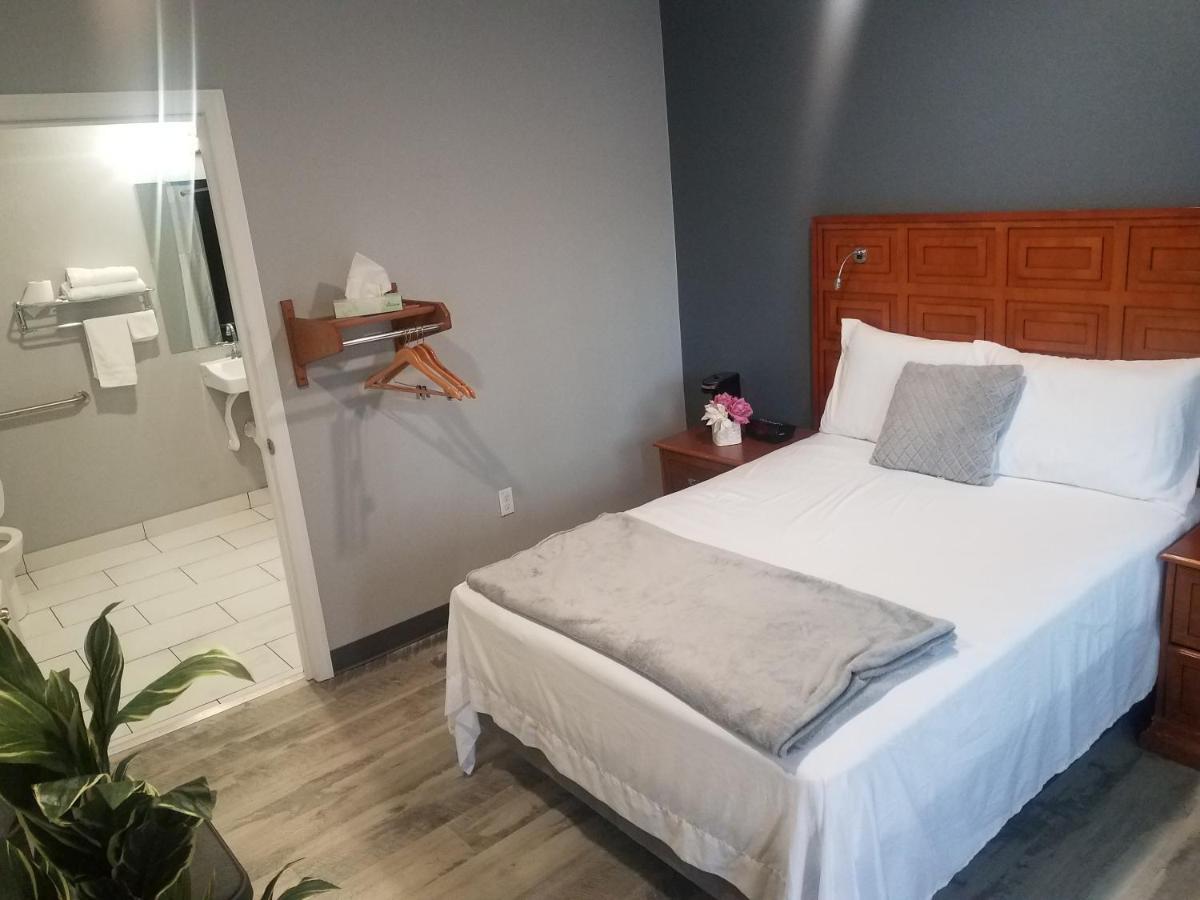 Motel The Carasaljo Lakewood Esterno foto