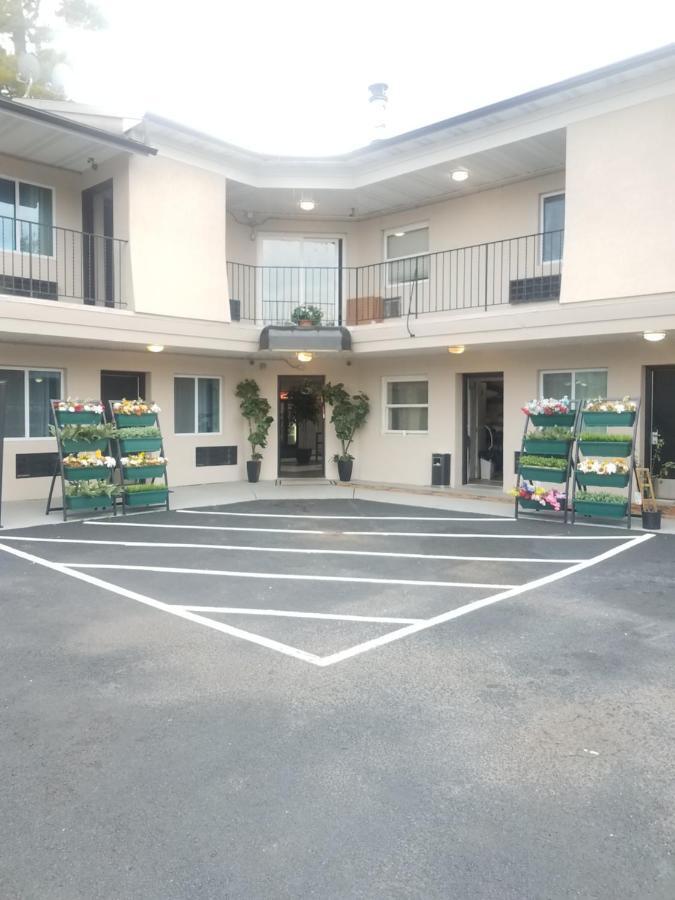Motel The Carasaljo Lakewood Esterno foto