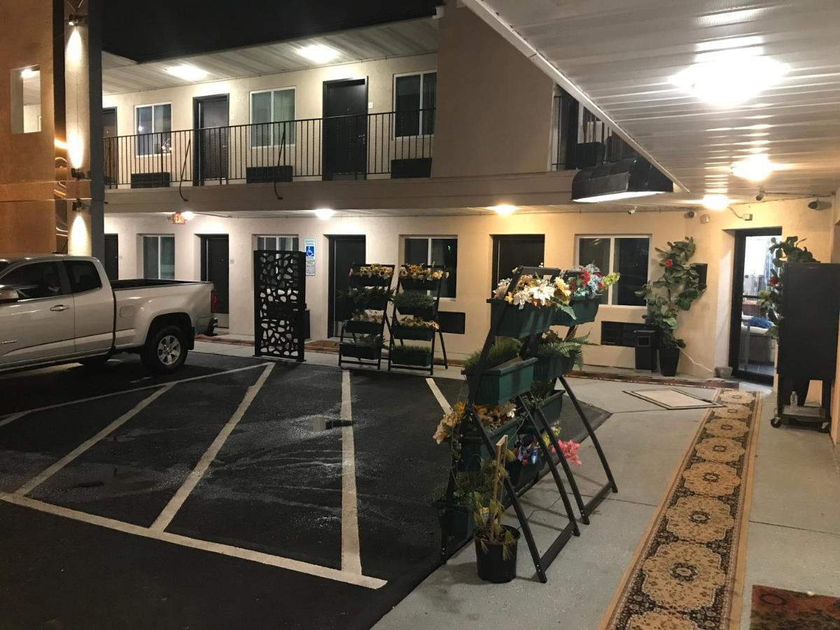Motel The Carasaljo Lakewood Esterno foto